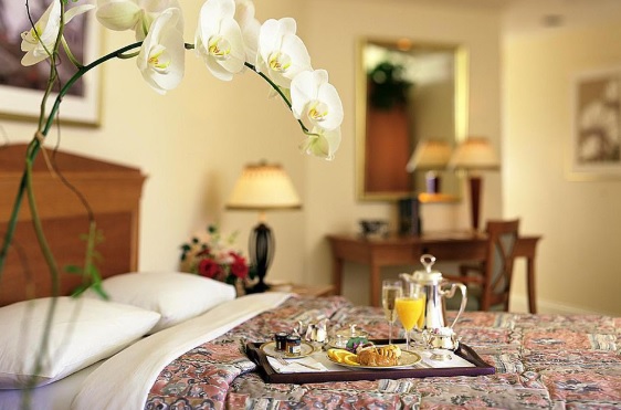 What are the Common Benefits of Staying in a Bed and Breakfast Hotel? -  Bridge Motor Inn